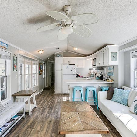 Walk To Beach Miramar Tropical Cabana With Deck! Destin Luaran gambar