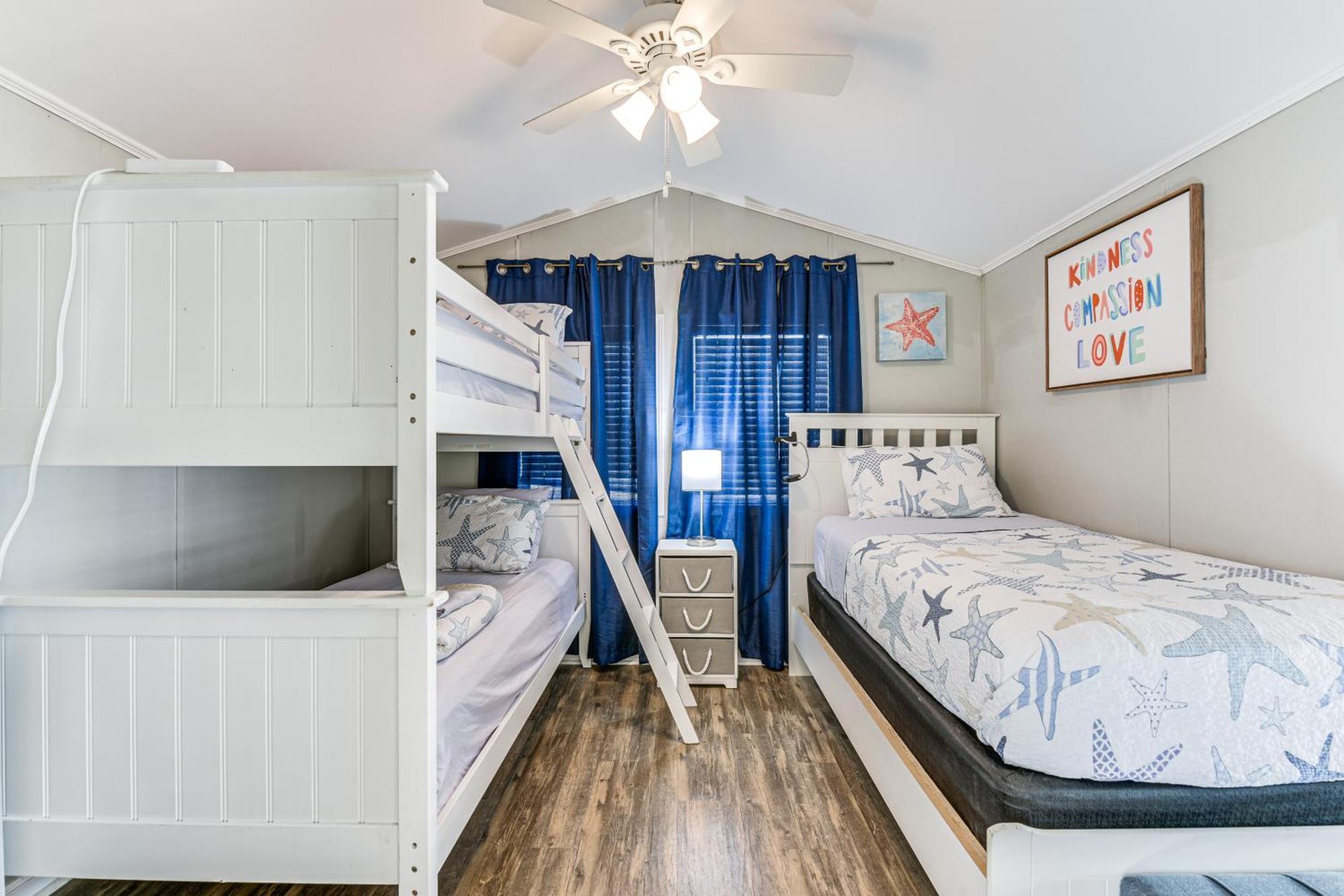 Walk To Beach Miramar Tropical Cabana With Deck! Destin Luaran gambar
