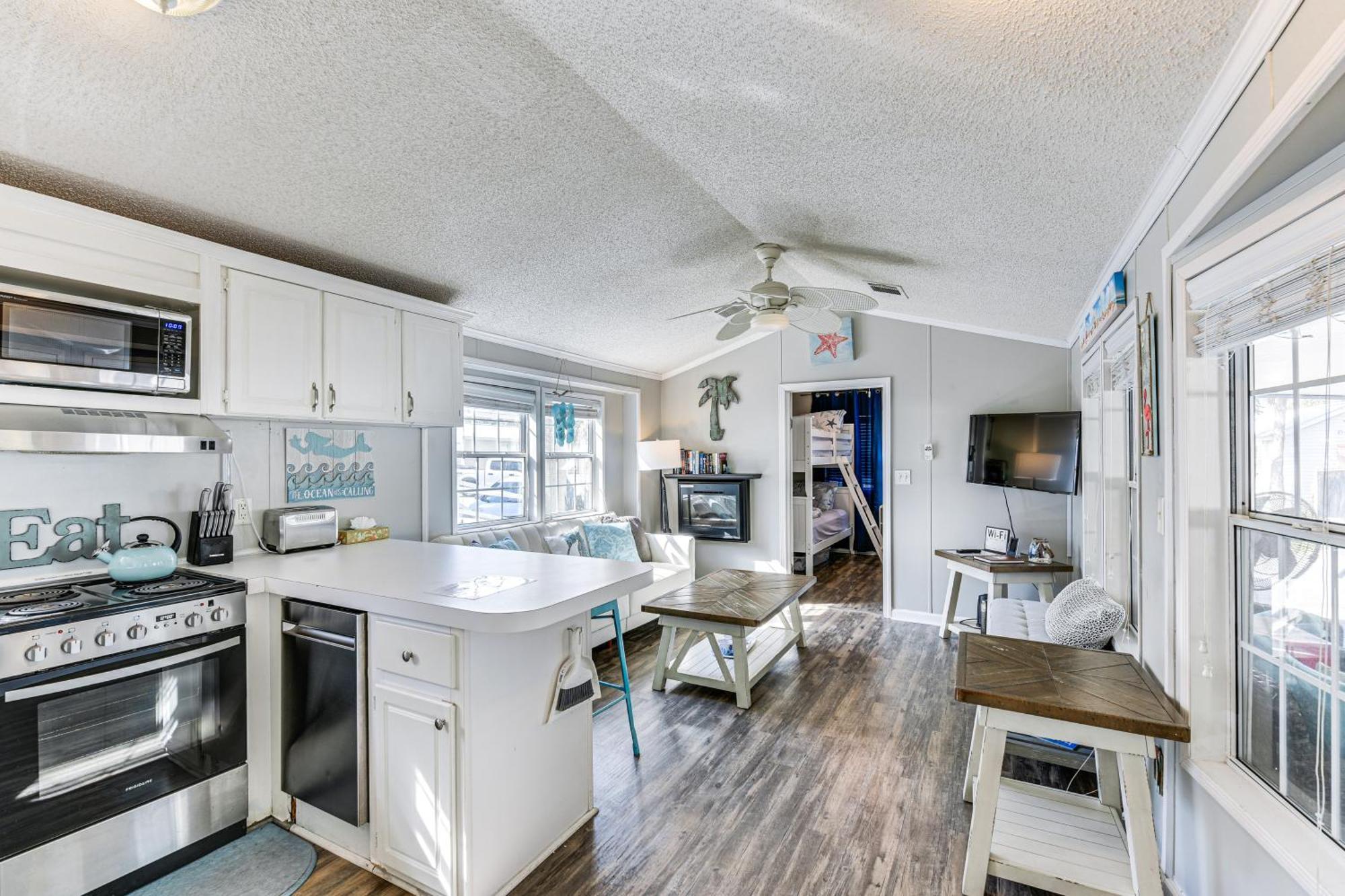 Walk To Beach Miramar Tropical Cabana With Deck! Destin Luaran gambar