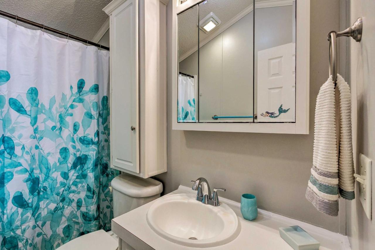 Walk To Beach Miramar Tropical Cabana With Deck! Destin Luaran gambar